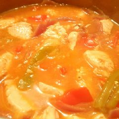A picture of Chicken & veggie curry with spices (Chicken Jalfrezi) ☺.
