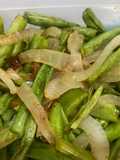 Ejotes con cebolla