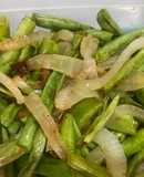 Ejotes con cebolla