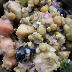 A picture of Chana chaat.