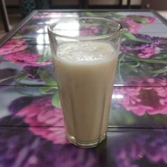 Banana smoothie A picture of Banana smoothie.