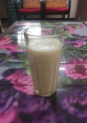 A picture of Banana smoothie.
