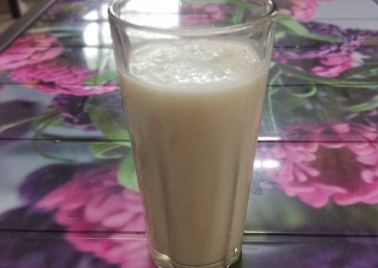 How to Make Homemade Banana smoothie