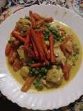 Pollo a la crema de curry con vegetales