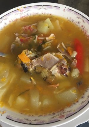 Una foto de Sopa de pescado a mi estilo