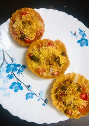 A picture of Basket chaat.