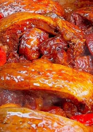 Hình của món Cá Trắm Đen Kho Chuối Xanh Thịt Ba Chỉ.