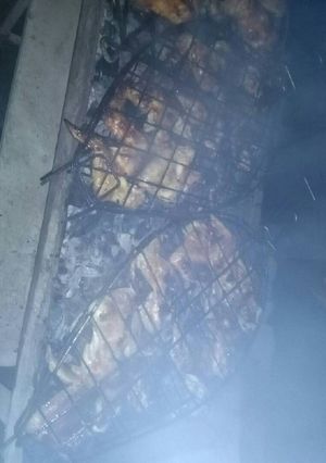 صورة لوصفة اجنحة على الفحم