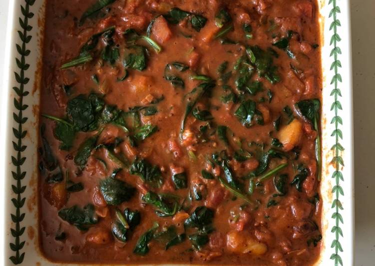 Easy Spinach, Tomato &amp; Potato Curry