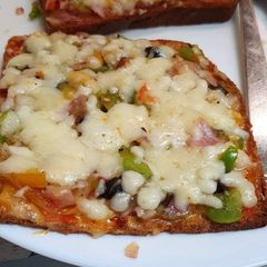 Bread Pizza A picture of Bread Pizza.