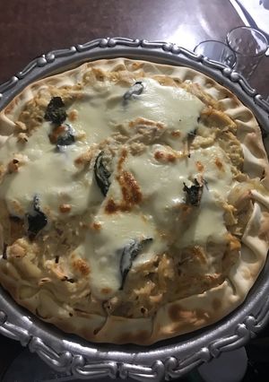 Una foto de Tarta de pollo completa