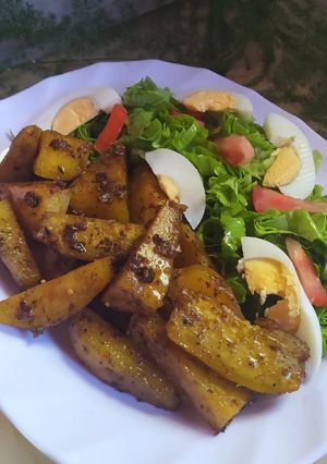 Una foto de Batatas Bravas Al Horno / Olla Essen / Microondas
