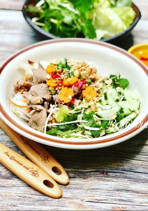 Hình của món Bún Bò Xào Nam Bộ.