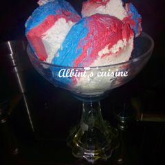 A picture of Triple colour ice cream.