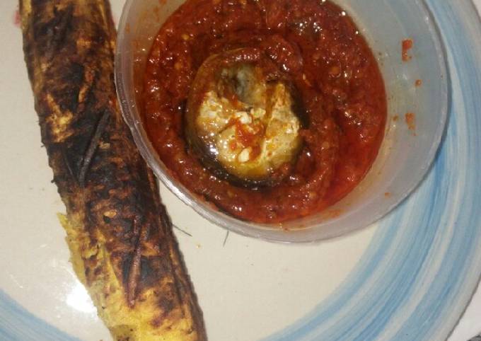 Grilled plantain with home made pepper sauce