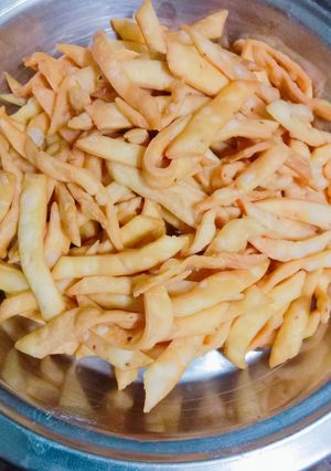मठरी (Mathri recipe in hindi) रेसिपी मुख्य फोटो