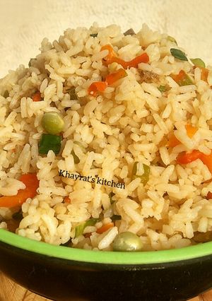 A picture of Chinese white fried rice.