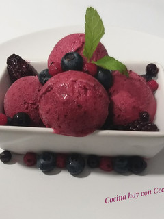 Una foto de Helado de frutos rojos elaborado con la Monsieur Cuisine Plus