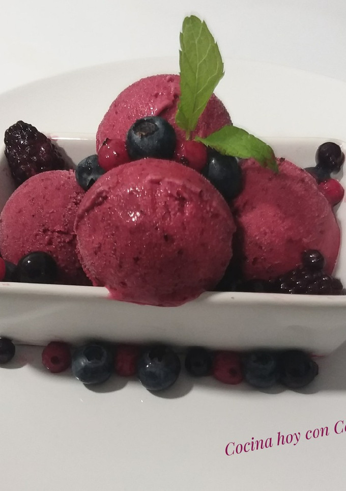 Una foto de Helado de frutos rojos elaborado con la Monsieur Cuisine Plus