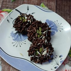 Murmure chocolate chikki A picture of Murmure chocolate chikki.