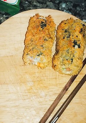 Hình của món Kimpap chiên (cơm cuộn chiên).