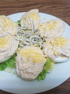 Una foto de Huevos rellenos
