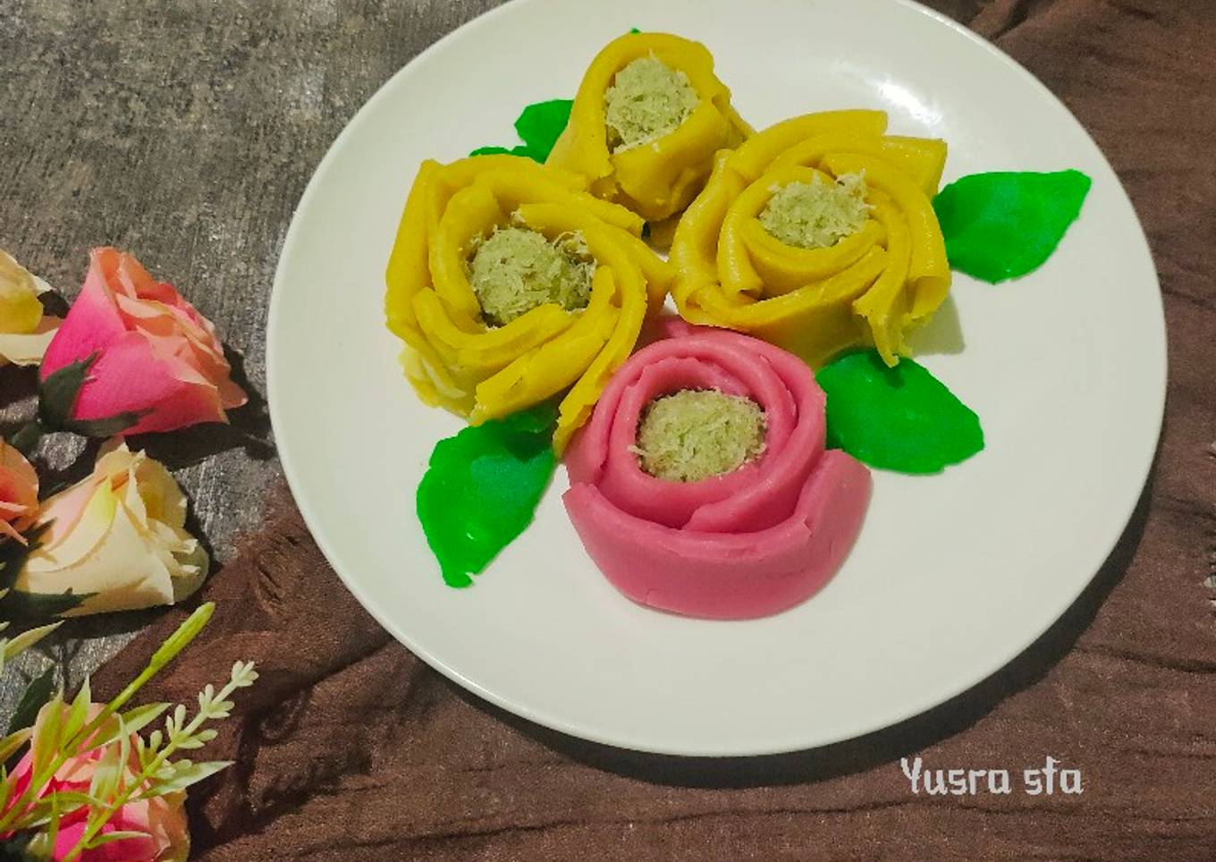 Dadar Gulung Mawar Tanpa Santan Tanpa Telur