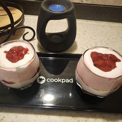 A picture of Strawberry Cheese Cake in Cup.