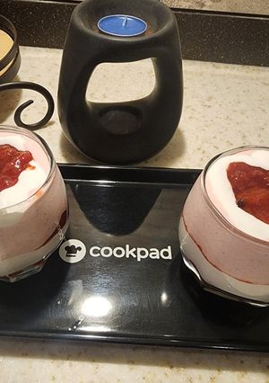 A picture of Strawberry Cheese Cake in Cup.
