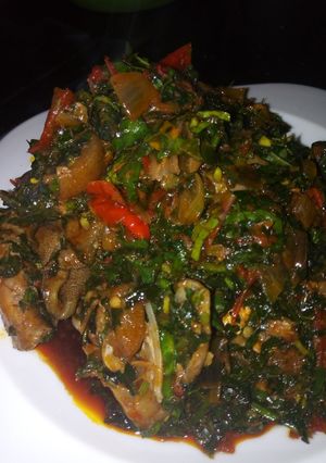 A picture of Ugu with waterleaf soup.
