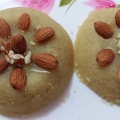 A picture of Suji / Rawa halwa.