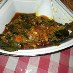 Ikan kembung bumbu kuning campur kemangi রেসিপির প্রধান ছবি