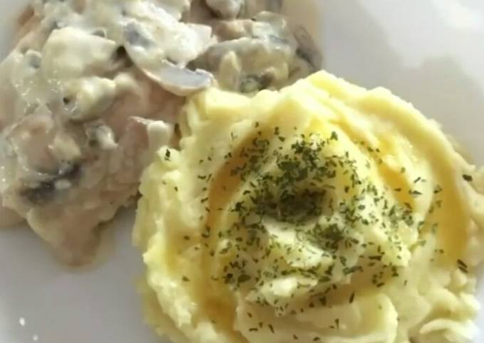 Chicken Mushroom Sauce & Mashed Potato