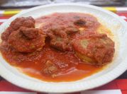 Una foto de champiñones con hierbabuena