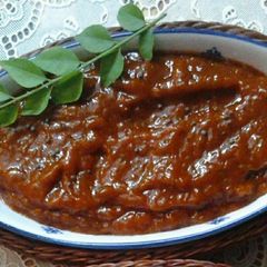 A picture of Spicy Onion Tomato Chutney/Thakkali Vengayam Chutney.