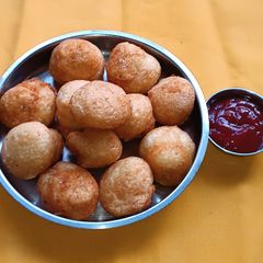 A picture of Urad Dal Vada.