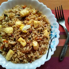 A picture of Paneer-egg fried rice.