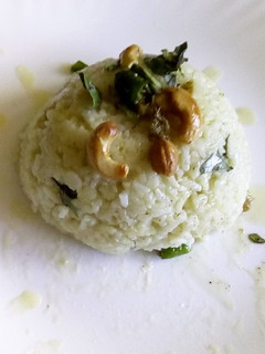A picture of Ven pongal.