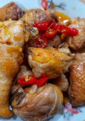 Hình của món Gà ram sa tế.