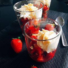 A picture of Strawberries and fresh cream#Mymumsrecipe.