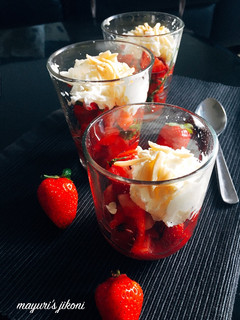 A picture of Strawberries and fresh cream#Mymumsrecipe.