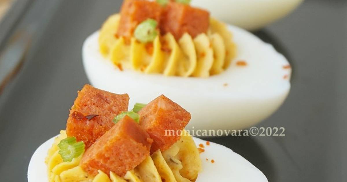 Resep Spicy Sausage Deviled Eggs oleh Monica Novara H. Cookpad