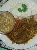 Bistec con nopales en salsa roja