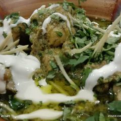A picture of Creamy green chicken.