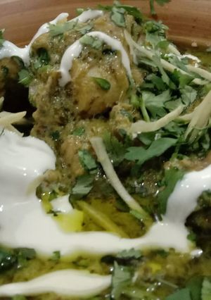 A picture of Creamy green chicken.