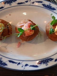 Foto de Croquetes de batata com tartar de salmão