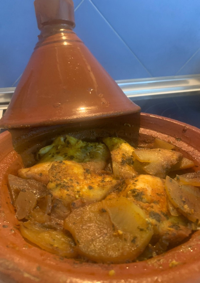 Una foto de Tajín de merluza