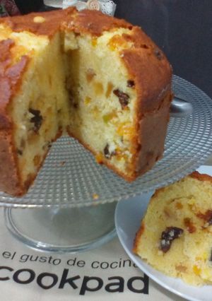 Una foto de Bizcocho casero con frutas confitadas
