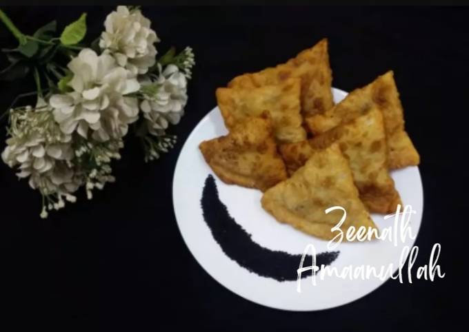 Aloo Samosas with Black Seeds/Kalonji wale Aloo Samose