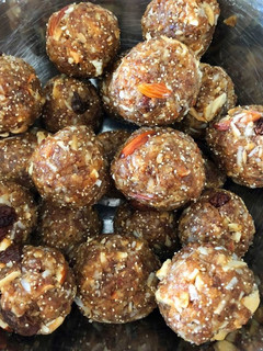 A picture of Gond ke ladoo recipe.